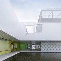 Youth Center of Qingpu / Atelier Deshaus