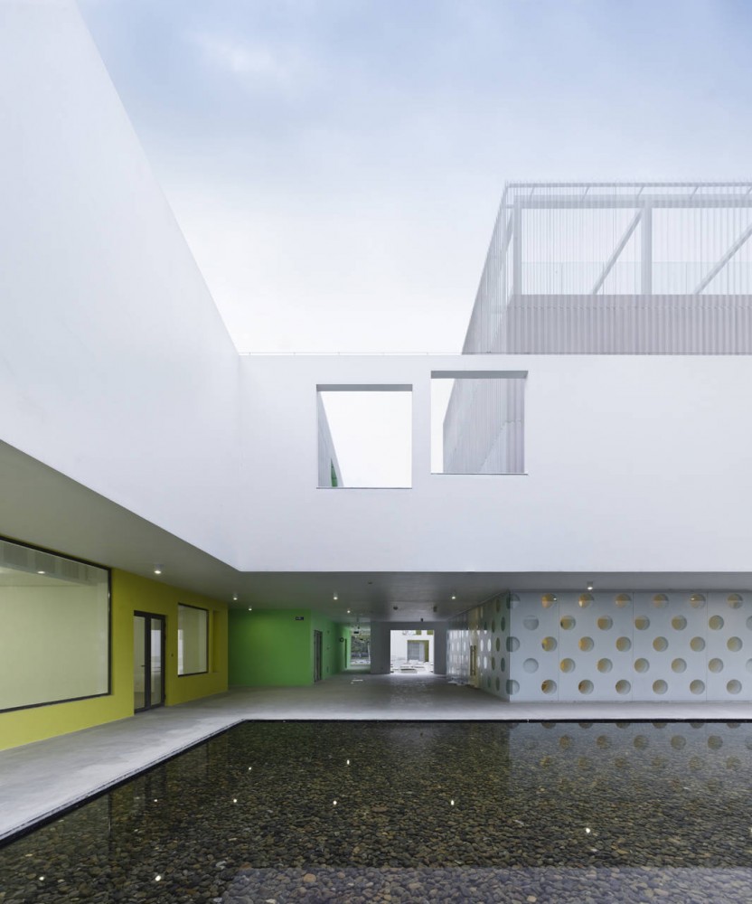 Youth Center of Qingpu / Atelier Deshaus