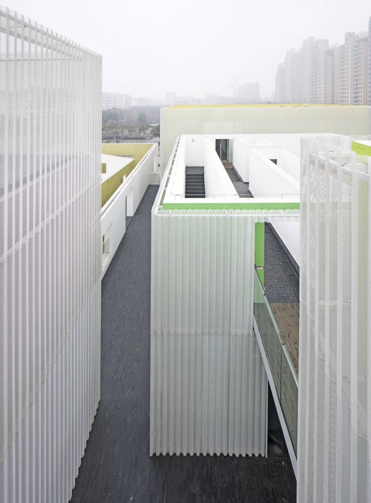 Youth Center of Qingpu / Atelier Deshaus