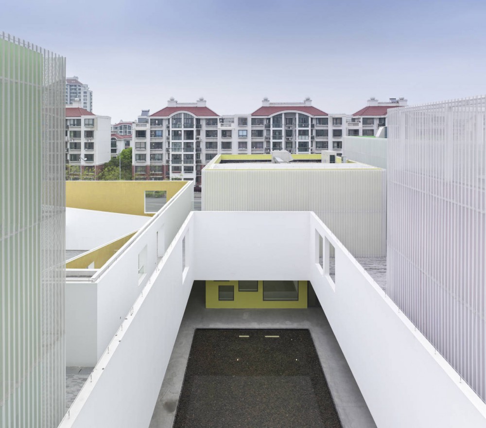 Youth Center of Qingpu / Atelier Deshaus