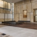 The Barnes Foundation Building / Tod Williams + Billie Tsien (31) The Barnes Foundation Building / Tod Williams + Billie Tsien (31) View of the Light Court, looking south east. The Barnes Foundation, Philadelphia. © 2012 Tom Crane