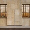 The Barnes Foundation Building / Tod Williams + Billie Tsien (30) The Barnes Foundation Building / Tod Williams + Billie Tsien (30) View of the Light Court, looking into the Collection Gallery. The Barnes Foundation, Philadelphia. © 2012 Tom Crane