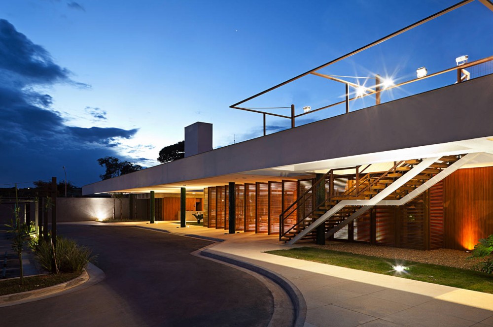 Alphaville Brasilia Club House / DOMO Arquitetos