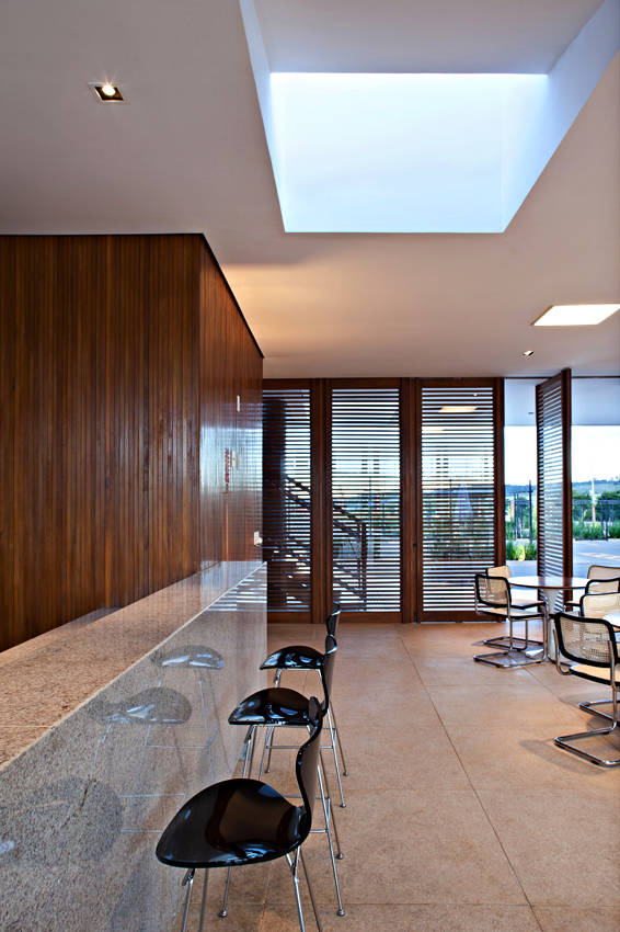 Alphaville Brasilia Club House / DOMO Arquitetos