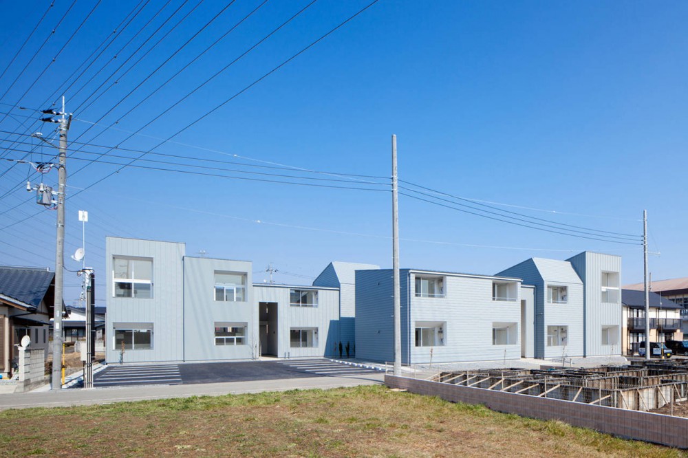 Ridge Apartment Complex in Gunma / SNARK + OUVI