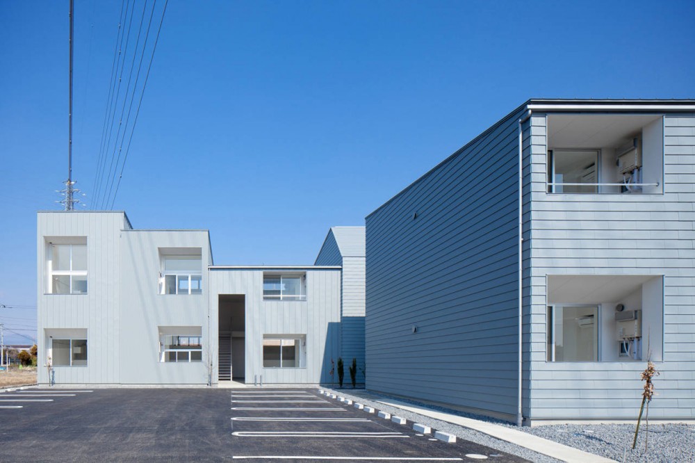 Ridge Apartment Complex in Gunma / SNARK + OUVI
