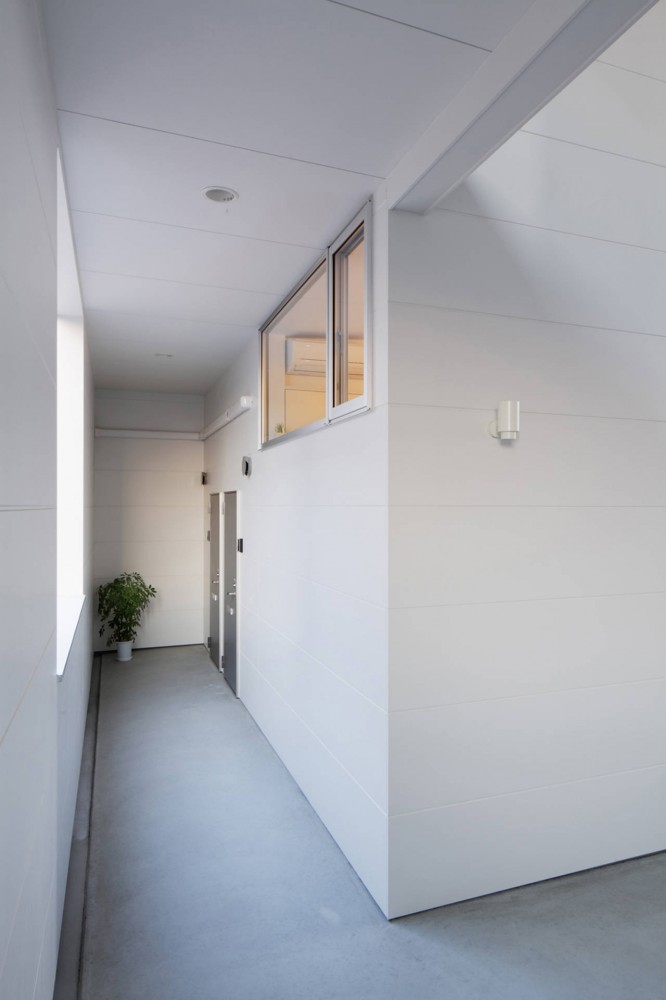 Ridge Apartment Complex in Gunma / SNARK + OUVI
