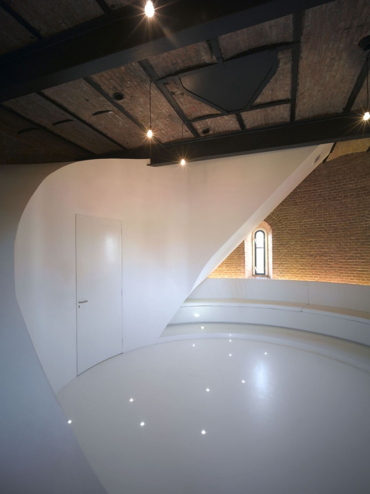 Watertower / Rocha Tombal Architects