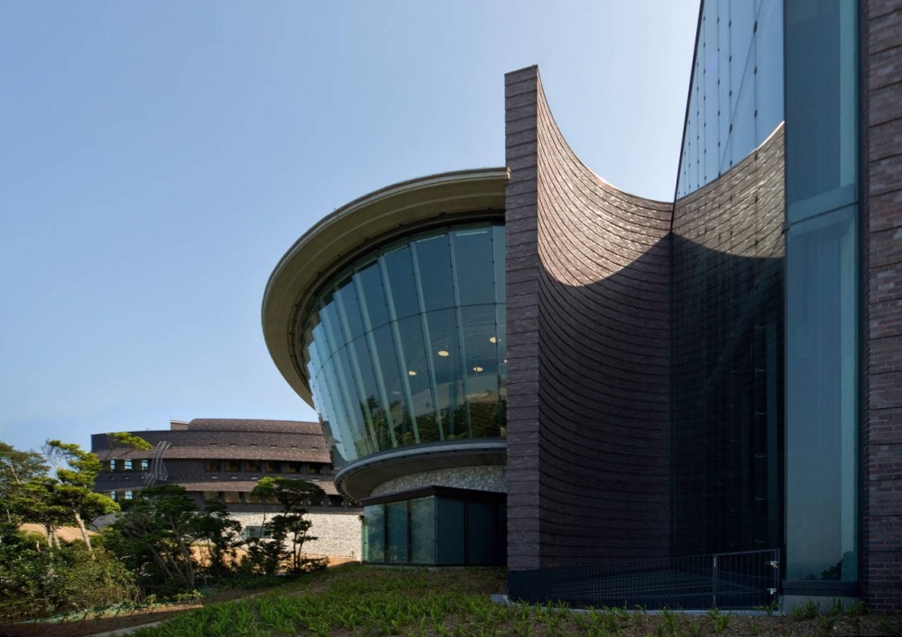Okinawa Institute of Science & Technology / Nikken Sekkei + Kornberg Associates + Kuniken
