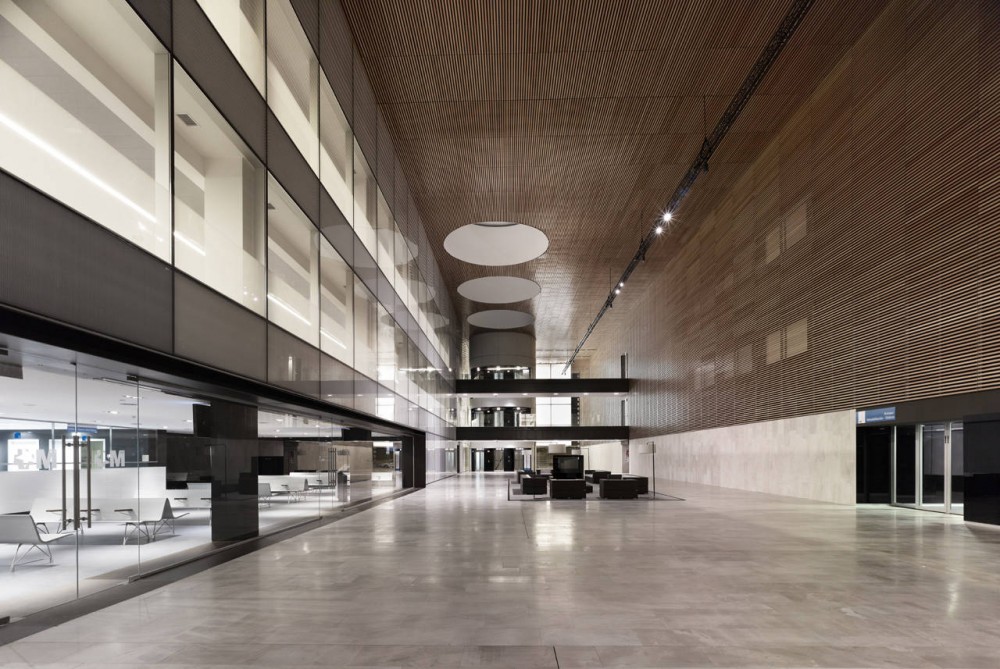 Rey Juan Carlos Hospital / Rafael De La-Hoz