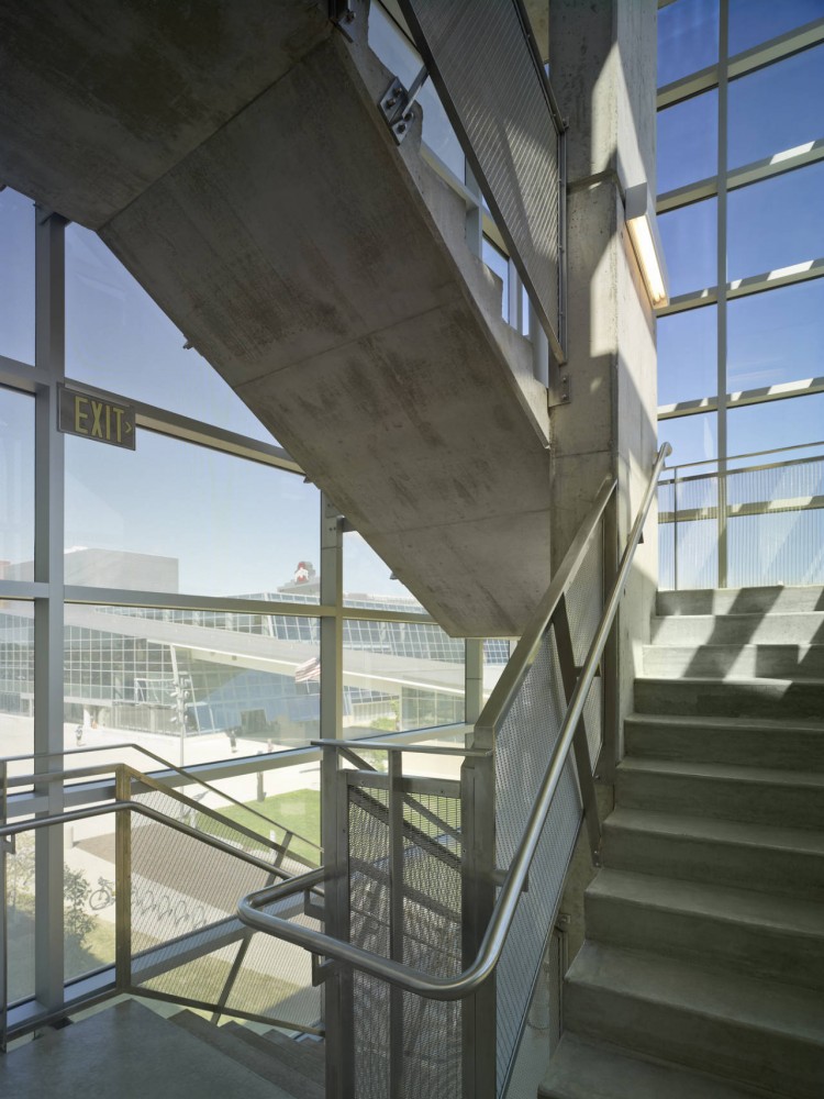 Cunz Hall / JBAD