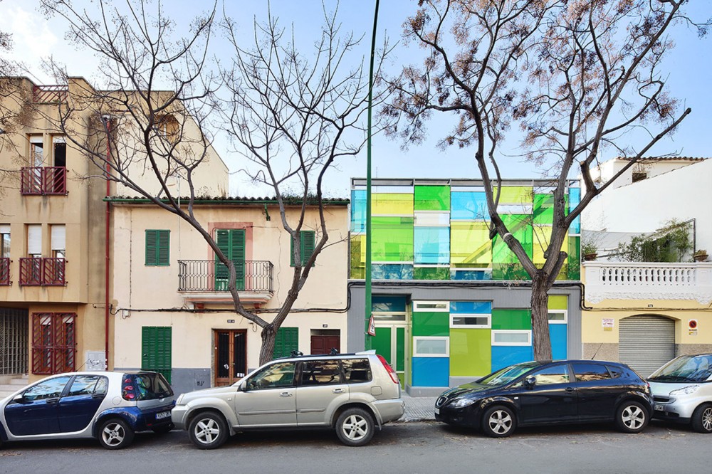 Chromatic Play / Juana Canet Arquitectos