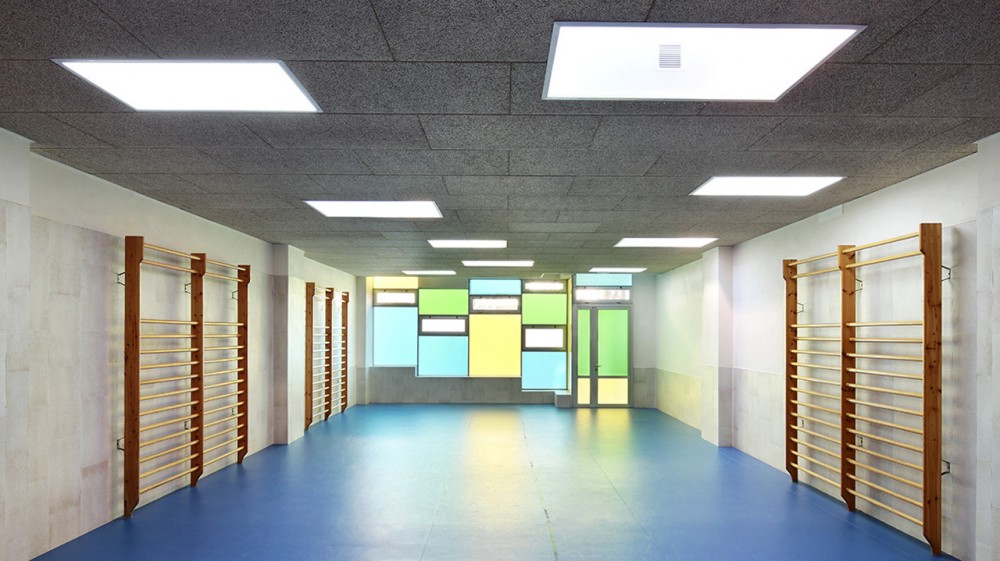 Chromatic Play / Juana Canet Arquitectos