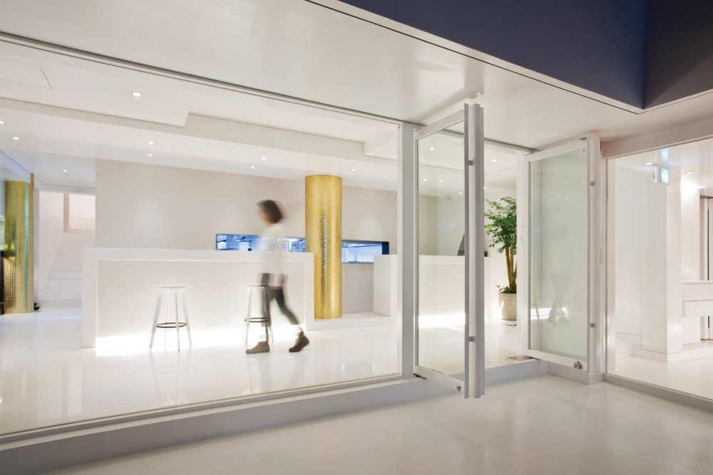 Restaurant La Ville de Pins / BANG by MIN
