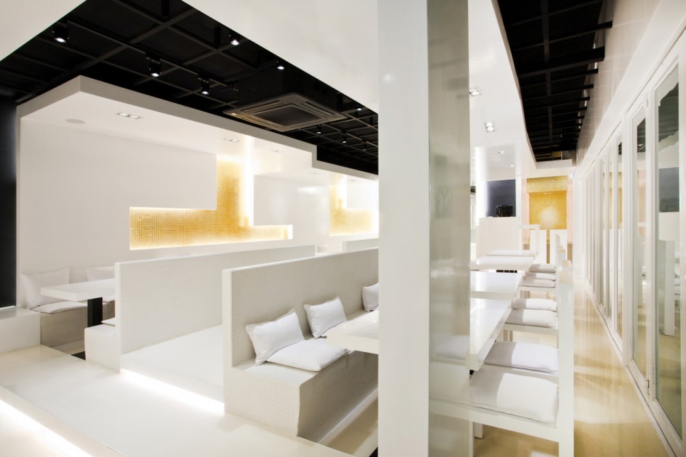 Restaurant La Ville de Pins / BANG by MIN