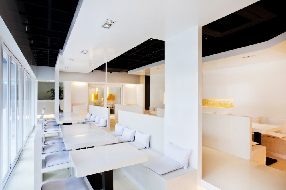 Restaurant La Ville de Pins / BANG by MIN