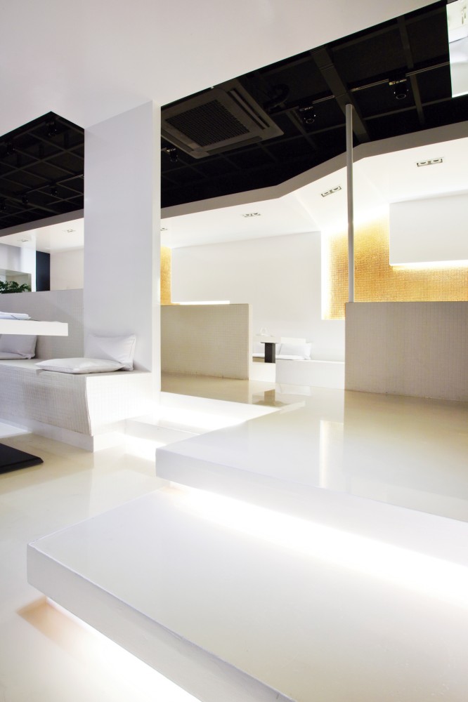 Restaurant La Ville de Pins / BANG by MIN