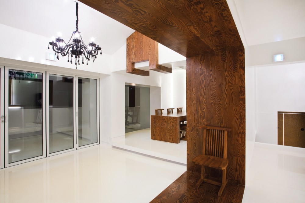 Restaurant La Ville de Pins / BANG by MIN