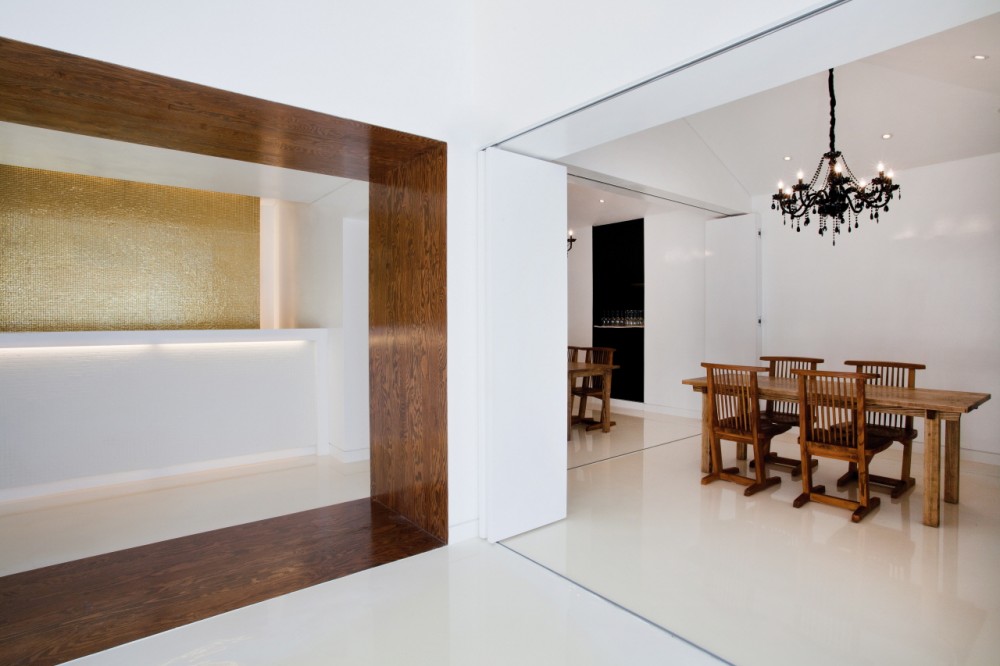 Restaurant La Ville de Pins / BANG by MIN