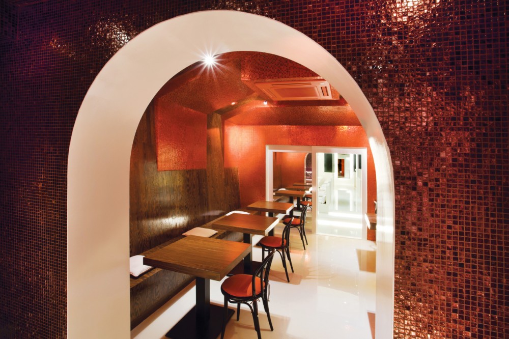 Restaurant La Ville de Pins / BANG by MIN