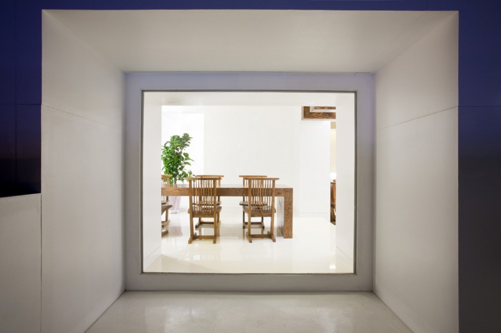 Restaurant La Ville de Pins / BANG by MIN
