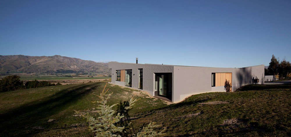 Lake Hawea Courtyard House / Glamuzina Paterson Architects