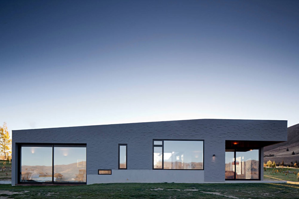 Lake Hawea Courtyard House / Glamuzina Paterson Architects