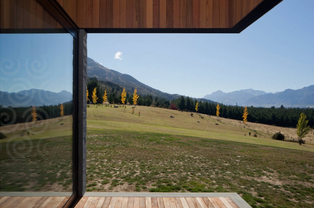 Lake Hawea Courtyard House / Glamuzina Paterson Architects