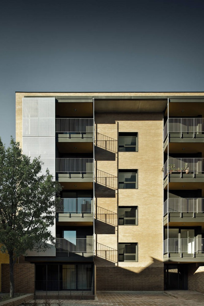 Social Housing Bon Pastor / SVArquitectura