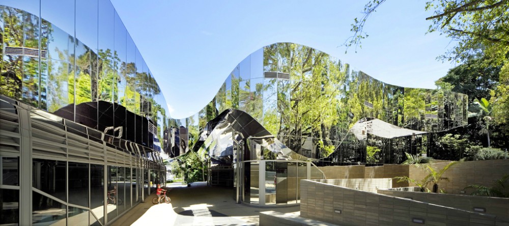Cairns Botanic Gardens Visitors Centre / Charles Wright Architects