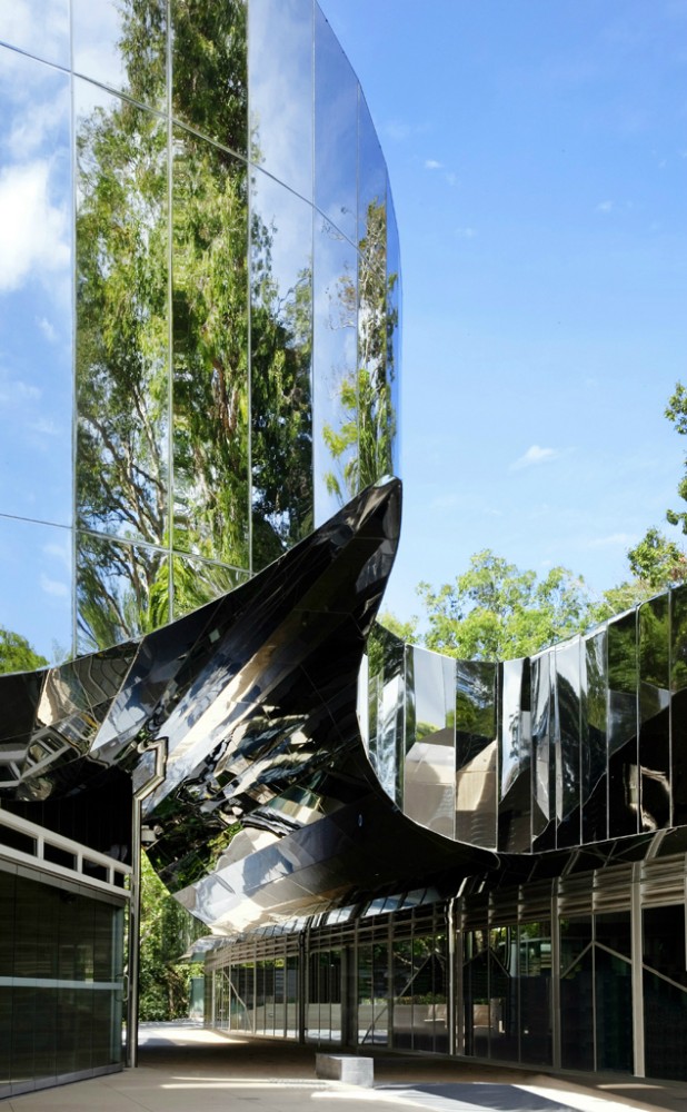 Cairns Botanic Gardens Visitors Centre / Charles Wright Architects