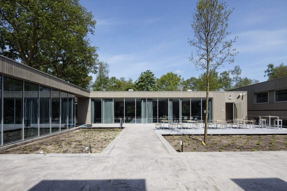 Stayokay Hostel Soest / Personal Architecture BNA
