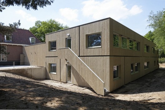Stayokay Hostel Soest / Personal Architecture BNA
