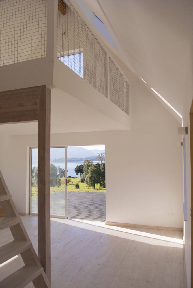 House For Sale in Calafquen / Foaa + Norte