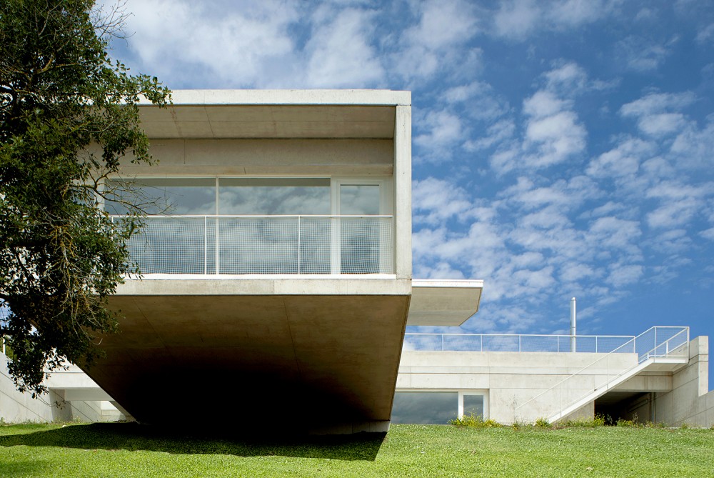 Dwelling Etura / Roberto Ercilla Arquitectura