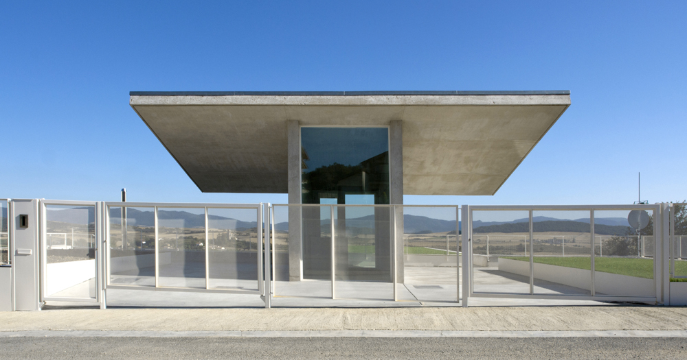 Dwelling Etura / Roberto Ercilla Arquitectura