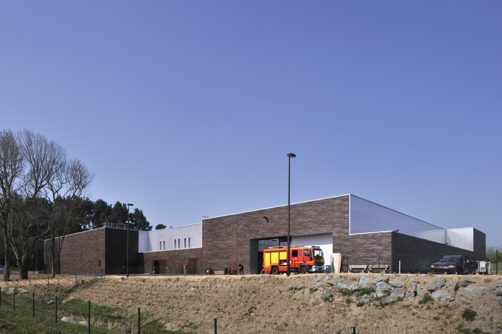 Sapeurs Pompiers de la Baule-Guerande / DDL architectes + Lorient - Agence Bohuon Bertic Architectes © Patrick Miara