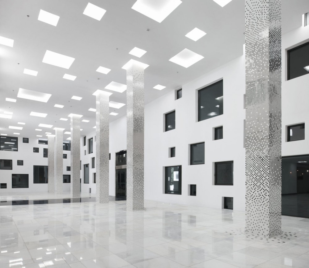 Cube Tube in Jinhua / SAKO Architects