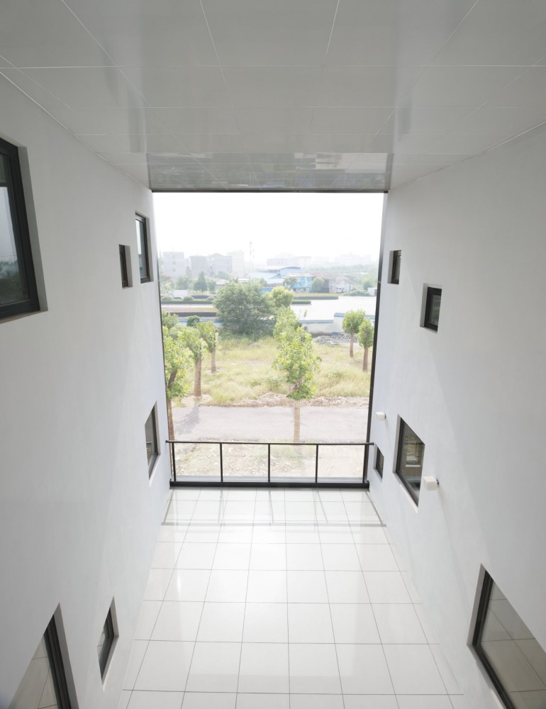 Cube Tube in Jinhua / SAKO Architects