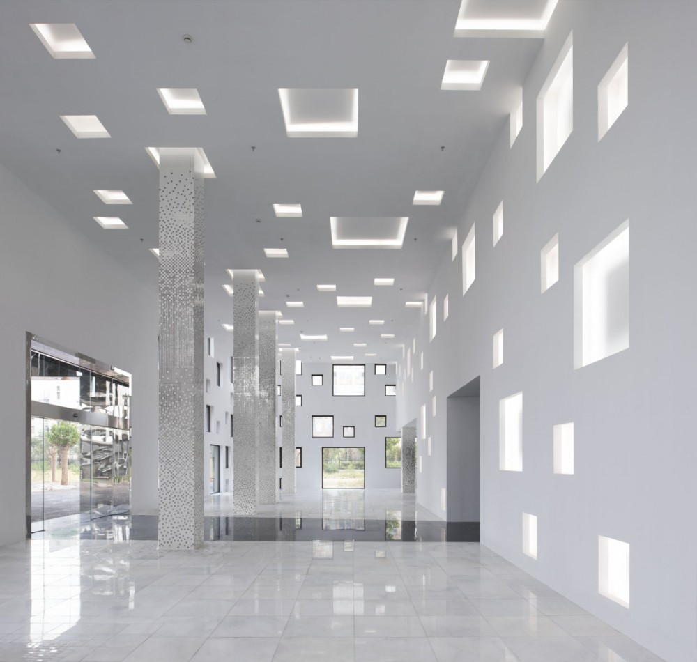 Cube Tube in Jinhua / SAKO Architects