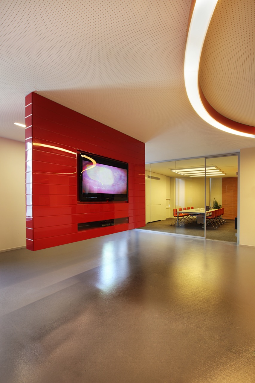 1338859555-104-circulation-hall-tv-wall.jpg
