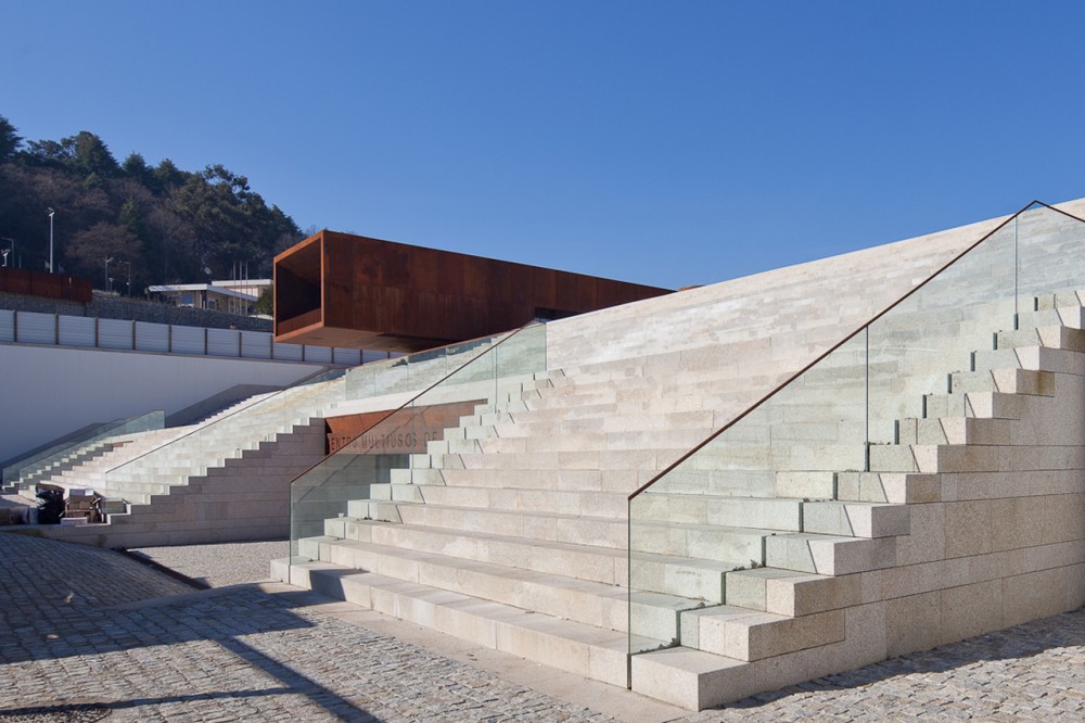 Lamego Multi Purpose Pavillion / Barbosa & Guimarães (11) © Jose Campos
