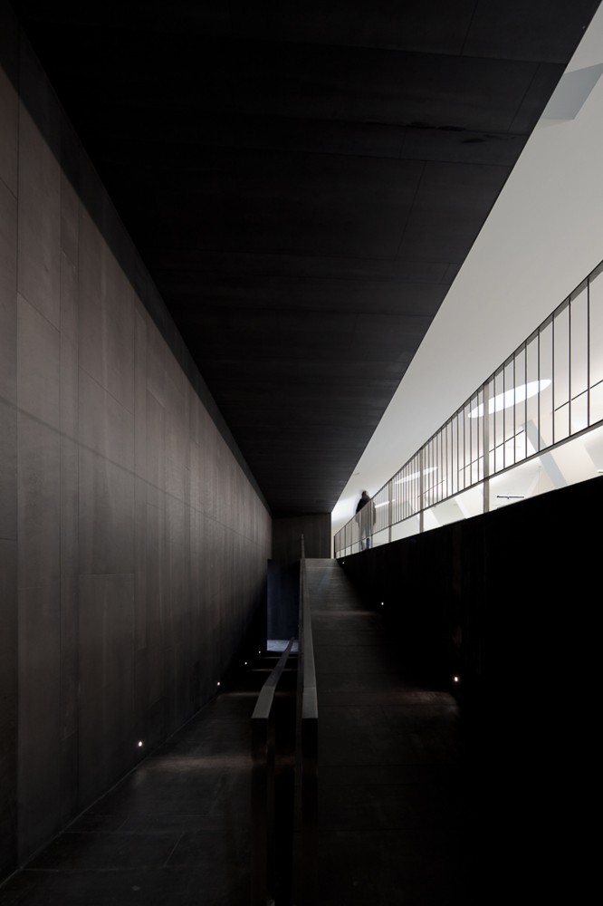 Lamego Multi Purpose Pavillion / Barbosa & Guimarães (9) © Jose Campos