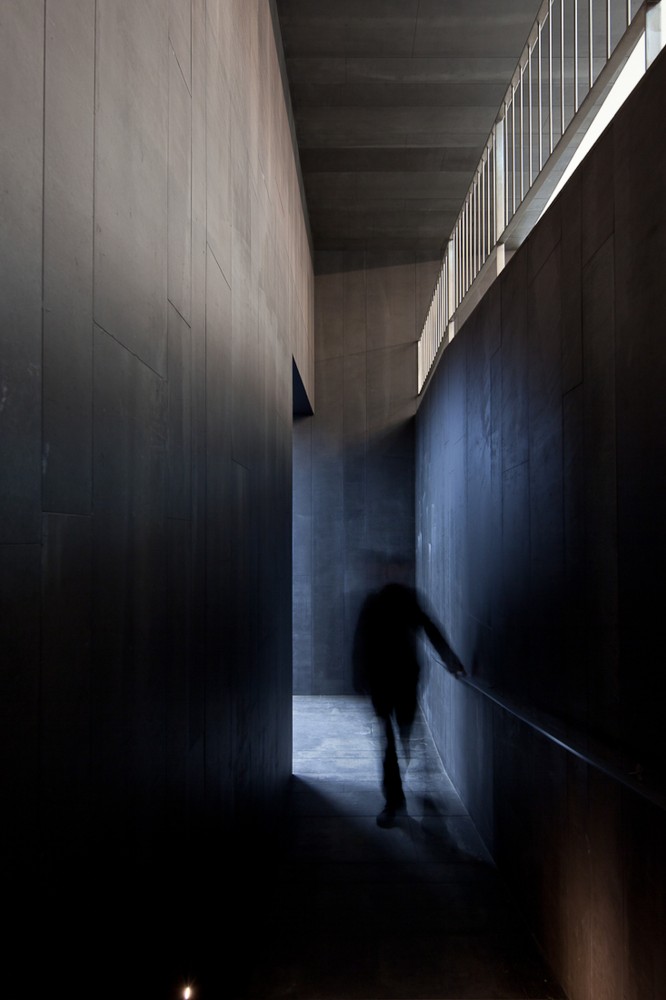 Lamego Multi Purpose Pavillion / Barbosa & Guimarães