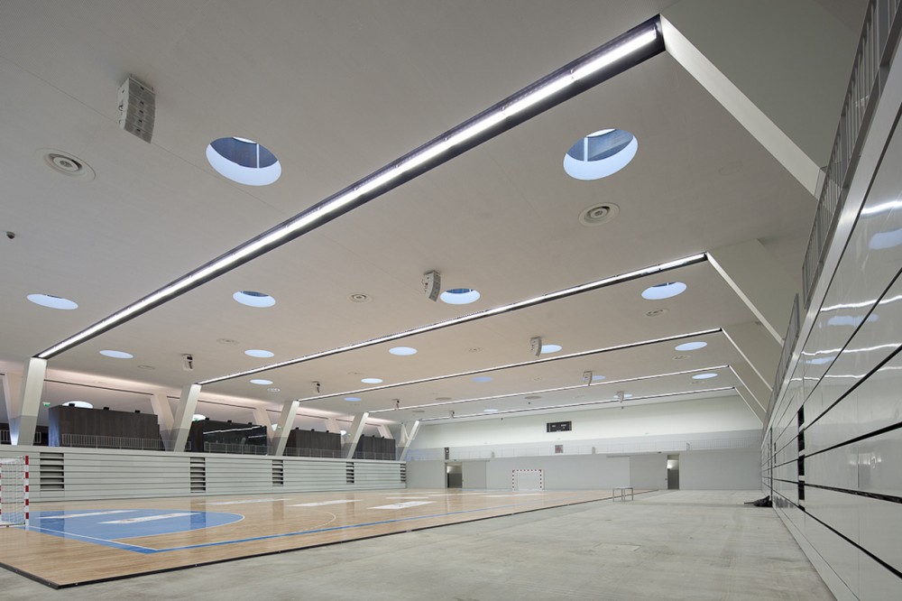 Lamego Multi Purpose Pavillion / Barbosa & Guimarães (3) © Jose Campos