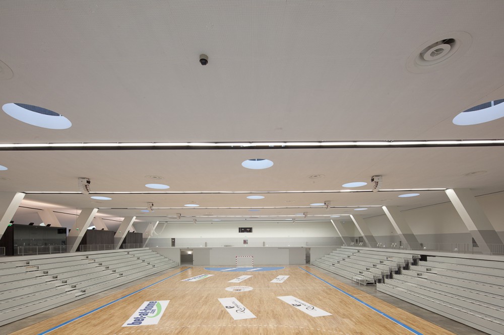 Lamego Multi Purpose Pavillion / Barbosa & Guimarães (2) © Jose Campos