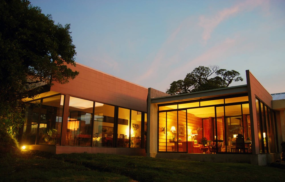 Poas Volcano Lodge / Carazo Architects