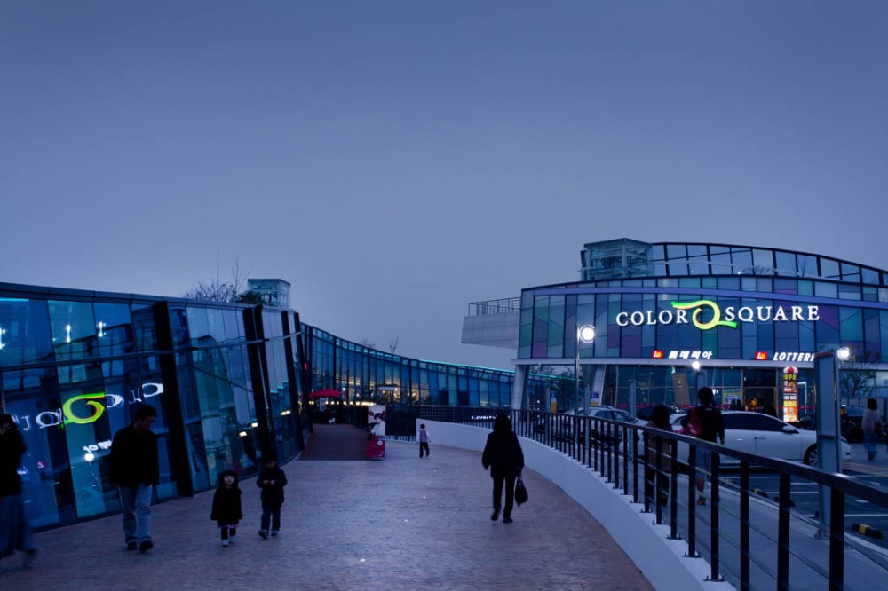 Daegu Color Square Stadium Mall / Jerde
