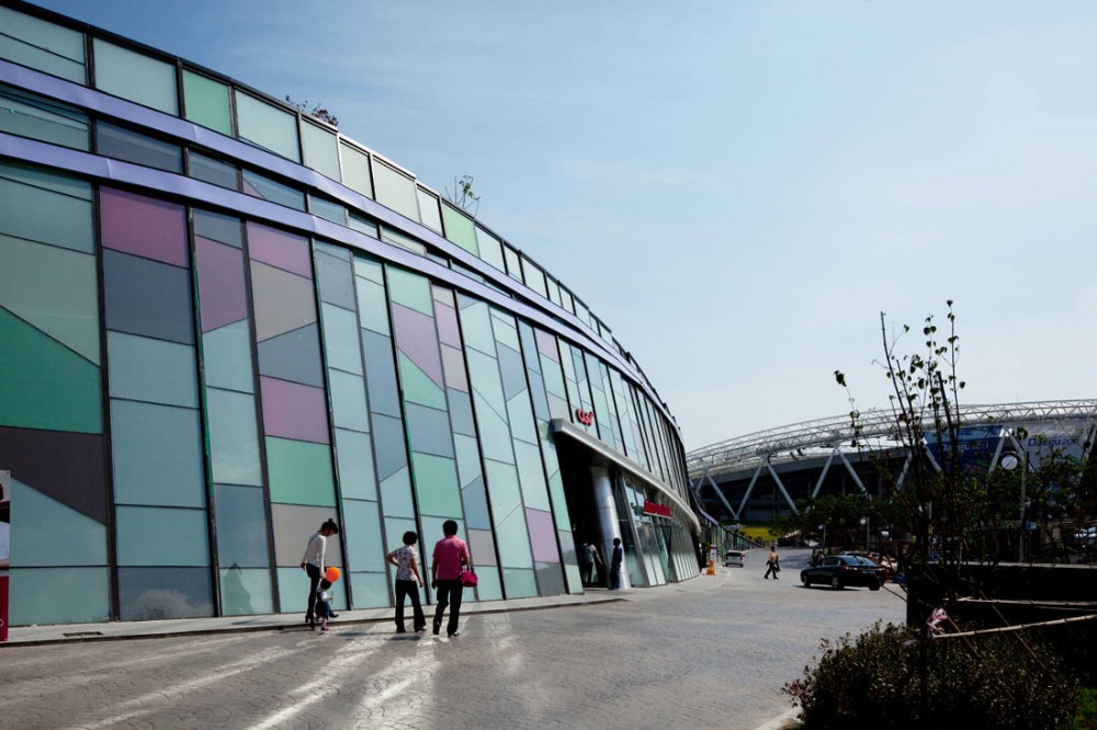 Daegu Color Square Stadium Mall / Jerde