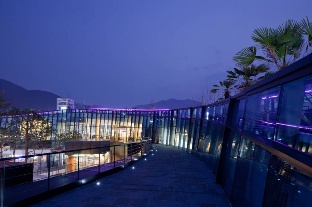Daegu Color Square Stadium Mall / Jerde